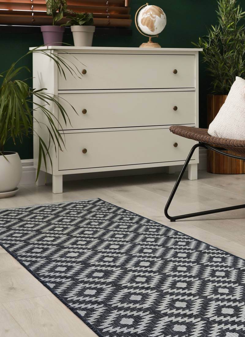 County Genesis Rug Diamond Design – Indoor/Outdoor Use