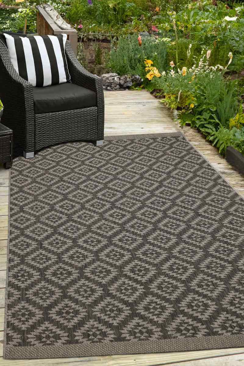 County Genesis Rug Diamond Design – Indoor/Outdoor Use